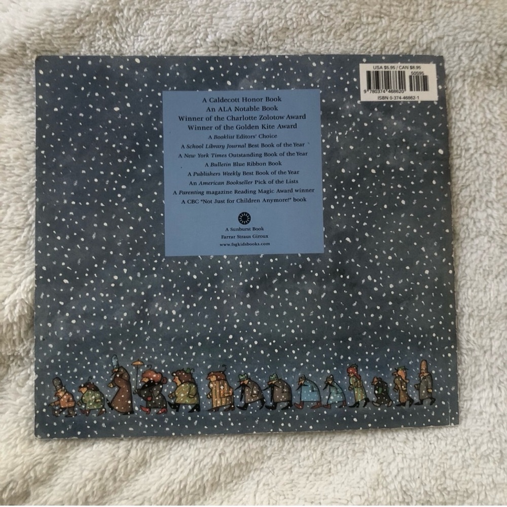 Snow by Uri Shulevitz - Illustrated Book - Picture 2 of 4